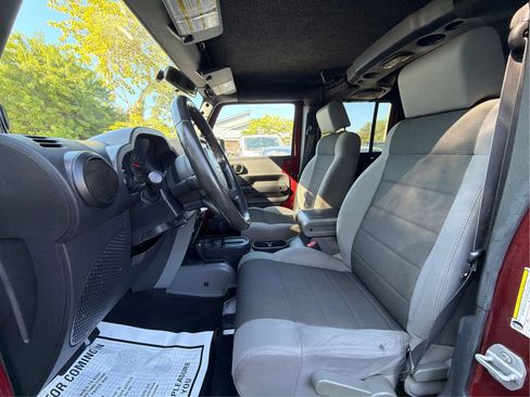Used 2007 Jeep Wrangler Unlimited X image 12