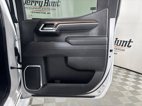 Used 2025 Chevrolet Silverado 1500 LT AWD/4WD image 24
