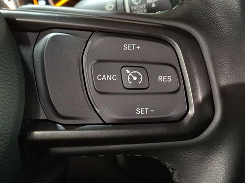 Used 2022 Jeep Gladiator Willys image 19