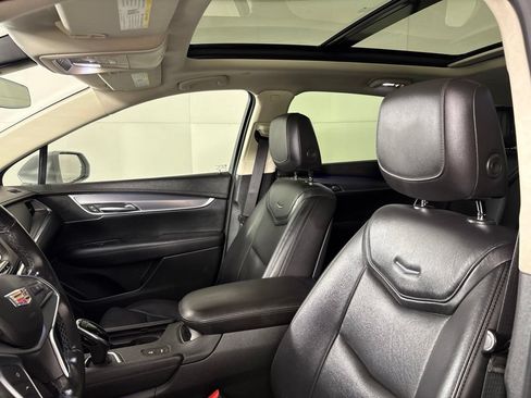 Used 2018 Cadillac XT5 Premium Luxury FWD image 35