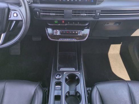 Used 2025 Lincoln Corsair AWD w/ Equipment Group 101A image 19