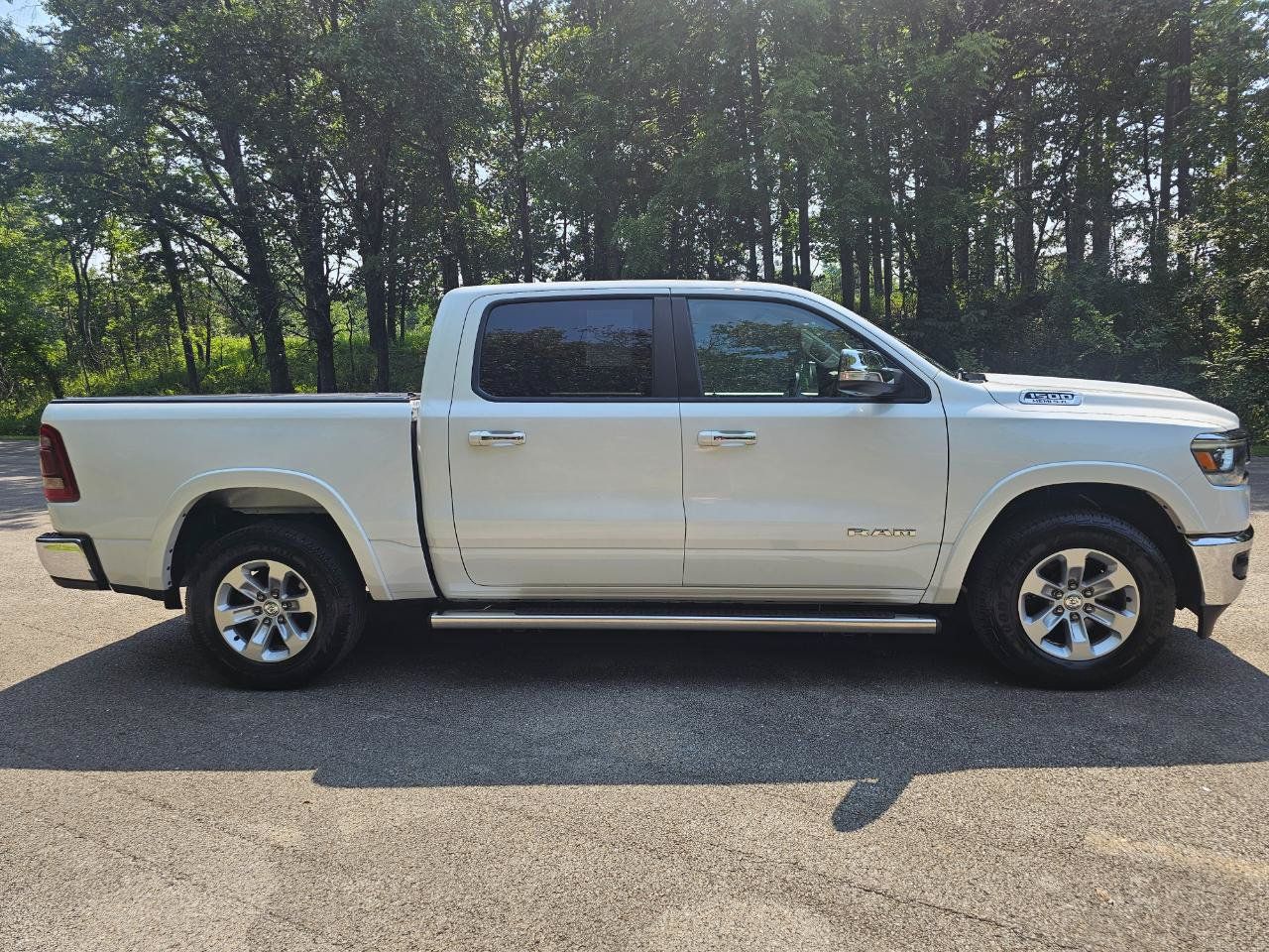 Used 2019 RAM 1500 Laramie AWD/4WD image 3