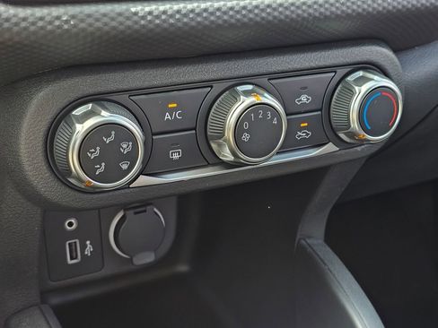 New 2025 Nissan Kicks Play S image 10