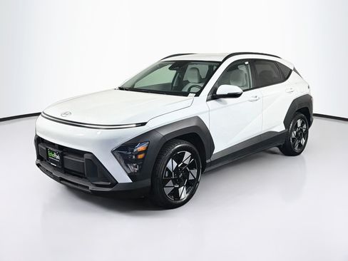 Used 2025 Hyundai Kona SEL FWD image 3