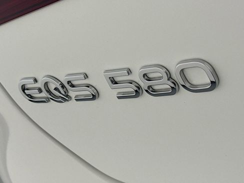 Certified 2023 Mercedes-Benz EQS 580 4MATIC Sedan image 9