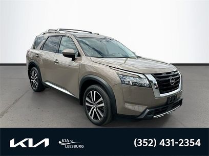 Used 2024 Nissan Pathfinder Platinum w/ Cargo Package
