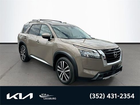 Used 2024 Nissan Pathfinder Platinum w/ Cargo Package AWD/4WD image 1