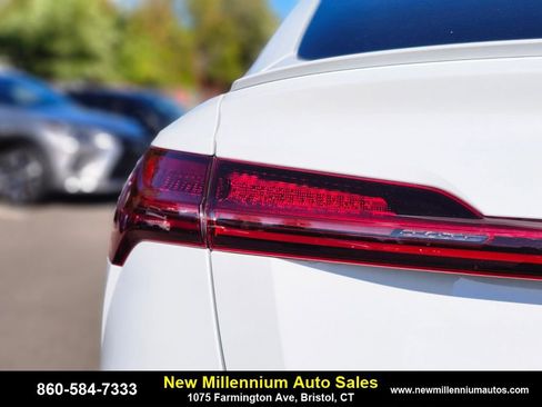 Used 2024 Audi Q8 e-tron Prestige w/ Prestige Package image 9
