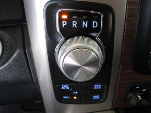 Used 2018 RAM 1500 Laramie w/ Convenience Group AWD/4WD image 28