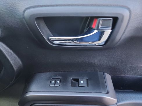 Used 2023 Toyota Tacoma TRD Off-Road image 34