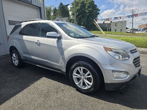 Used 2017 Chevrolet Equinox LT FWD image 5