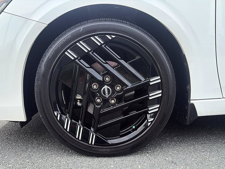 Certified 2026 Nissan Sentra SR w/ Floor Mat Package FWD image 8