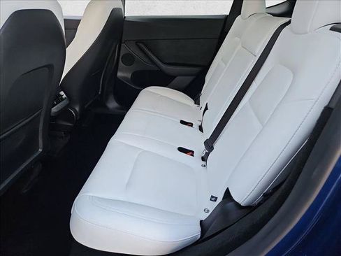 Used 2025 Tesla Model Y Performance AWD/4WD image 19