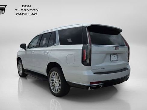 Used 2024 Cadillac Escalade Premium Luxury AWD/4WD image 3