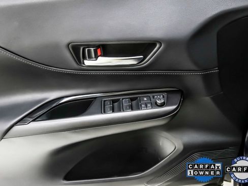 Used 2023 Toyota Venza LE image 25