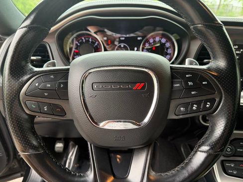 Used 2022 Dodge Challenger R/T w/ Plus Package image 17