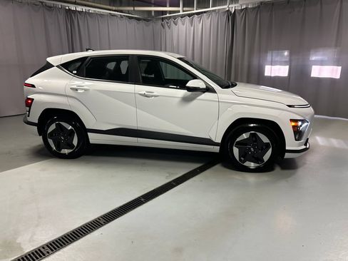 Used 2024 Hyundai Kona SE FWD image 8