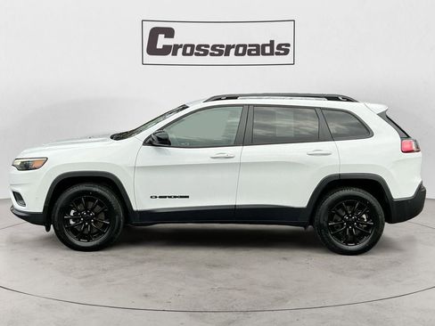 Used 2023 Jeep Cherokee Altitude Lux image 2