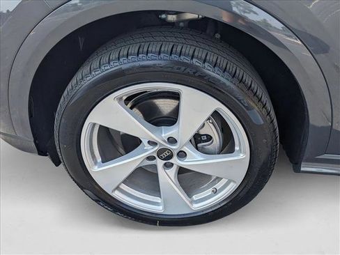 New 2025 Audi Q5 Premium Plus image 21
