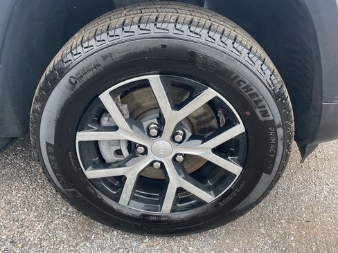 Used 2024 Jeep Grand Cherokee L Limited image 12