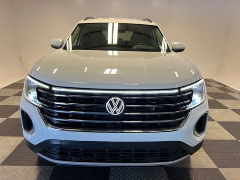 Certified 2024 Volkswagen Atlas SE FWD image 2