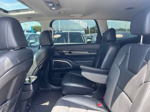 Certified 2025 Kia Telluride S FWD image 20