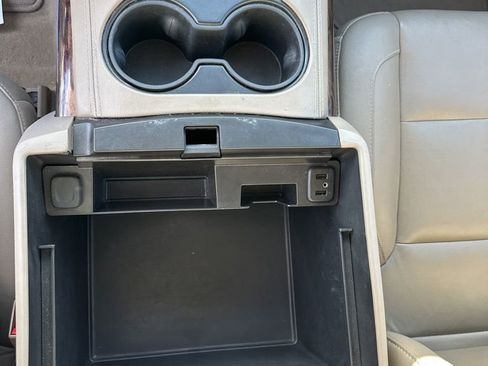 Used 2018 GMC Yukon SLT image 17