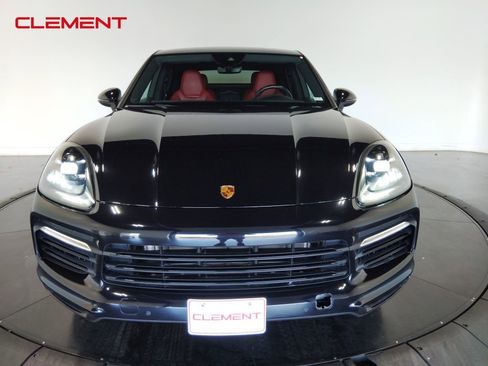 Used 2022 Porsche Cayenne S image 2