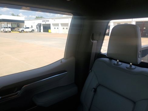 Used 2023 GMC Sierra 1500 SLT w/ SLT Premium Package image 13