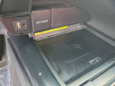 Used 2019 Toyota Camry XSE FWD image 30