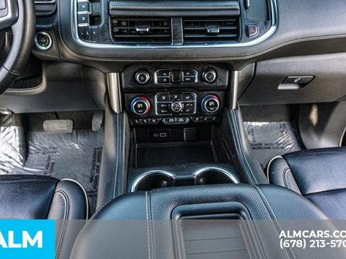 Used 2024 Chevrolet Suburban Premier RWD image 43