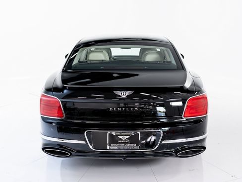 New 2026 Bentley Flying Spur Azure image 4