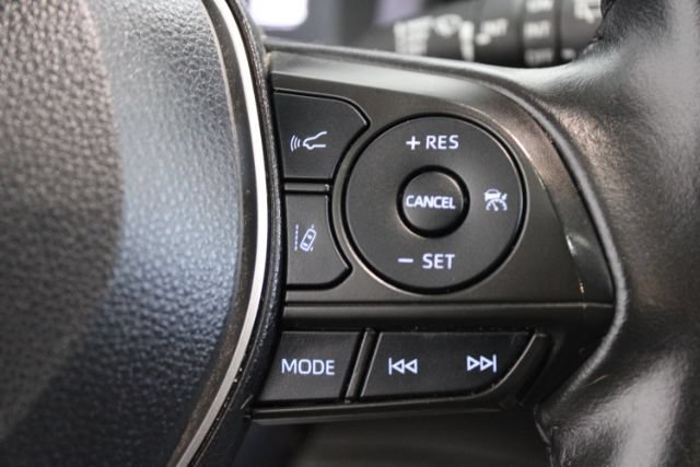 Used 2022 Toyota Corolla Cross LE w/ Moonroof Package FWD image 20