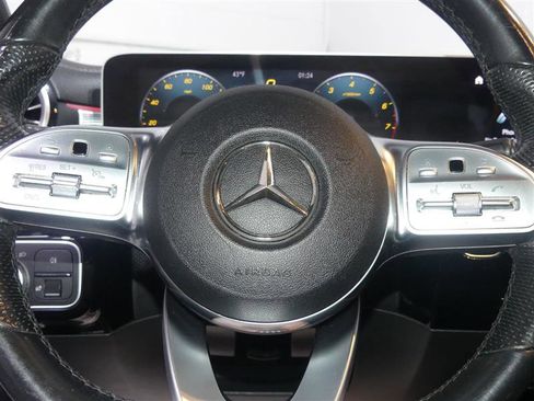 Used 2020 Mercedes-Benz CLA 250 4MATIC image 32