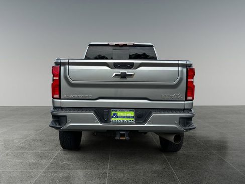 Used 2024 Chevrolet Silverado 2500 High Country w/ High Country Premium Package image 6