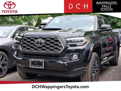 Used 2022 Toyota Tacoma TRD Sport w/ Technology Package AWD/4WD image 1