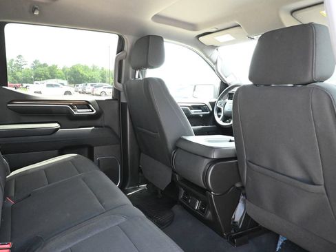 Used 2025 Chevrolet Silverado 1500 LT RWD image 27