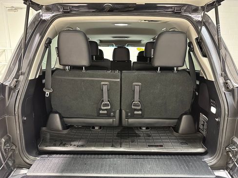 Used 2016 Lexus LX 570 4WD w/ Luxury Package image 8