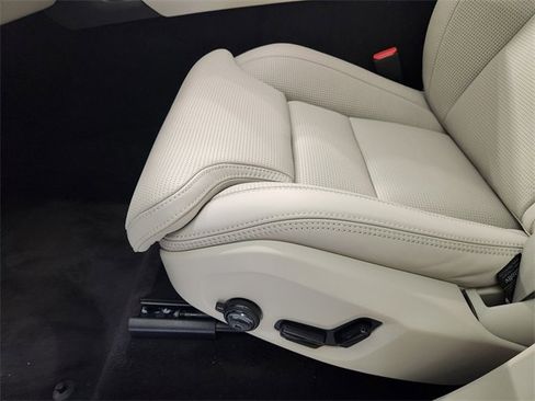 New 2026 Volvo XC90 B6 Ultra image 24