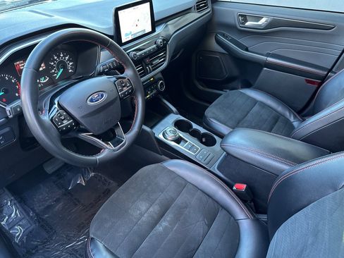 Certified 2022 Ford Escape SEL w/ SEL Stealth AWD Package image 11