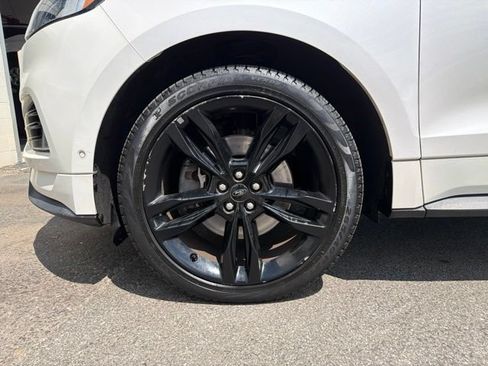 Used 2019 Ford Edge ST w/ Equipment Group 401A AWD/4WD image 9