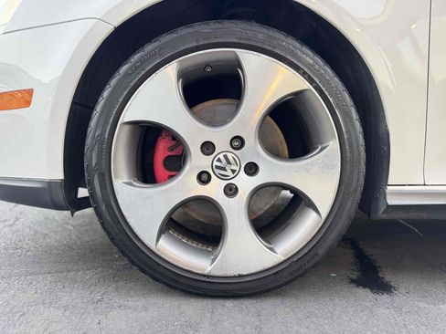 Used 2009 Volkswagen GTI 2-Door image 28