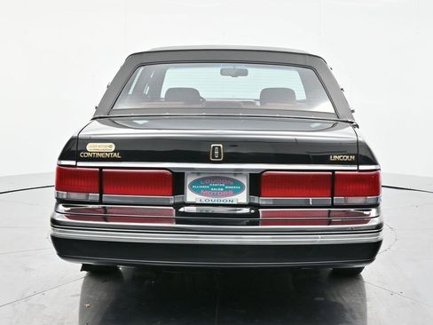 Used 1990 Lincoln Continental Signature image 6