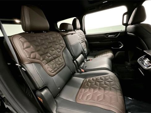 New 2026 Nissan Armada Platinum image 33