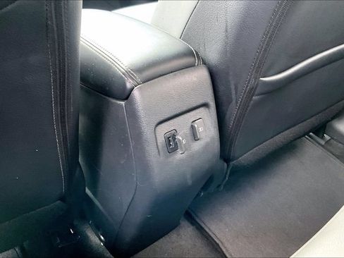 Used 2024 Nissan Kicks SR w/ SR Premium Package FWD image 32