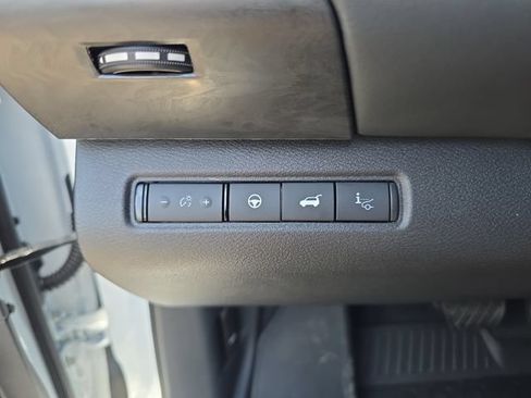 Used 2026 Nissan Pathfinder Platinum FWD image 22