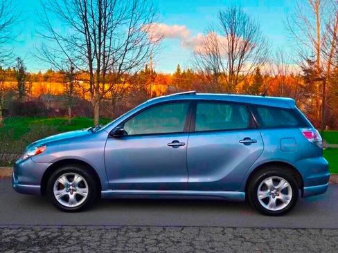 Used 2006 Toyota Matrix XR image 10