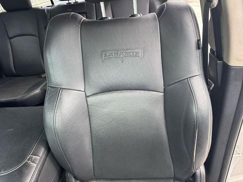 Used 2017 RAM 1500 Laramie RWD image 32
