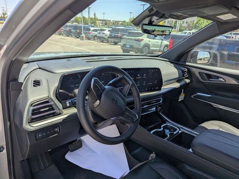 New 2026 Chevrolet Traverse LT w/ Midnight/Sport Edition AWD/4WD image 10