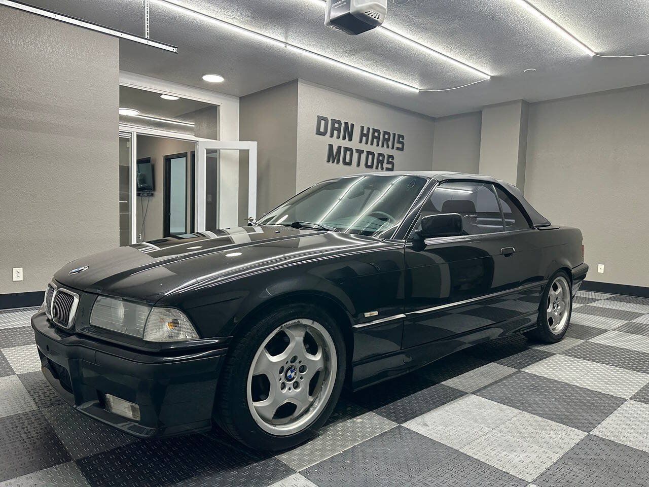 Used 1997 BMW 328i Convertible RWD image 2